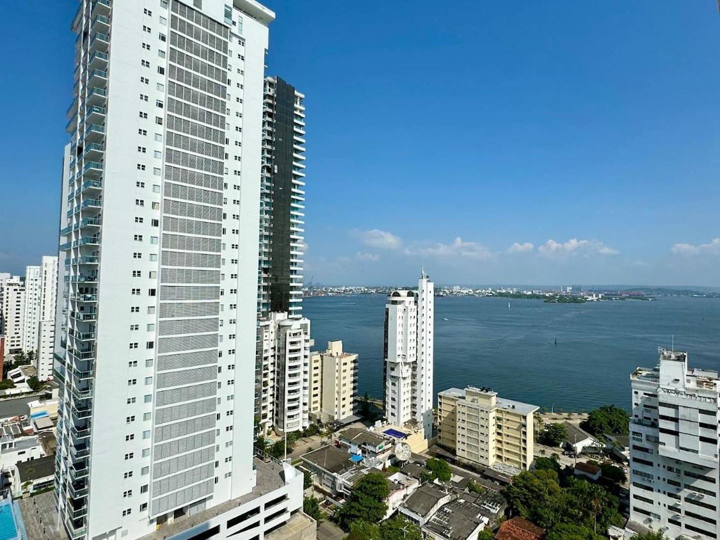 Luxury In Bocagrande -beautiful Views-rooftop Pool Cartagena