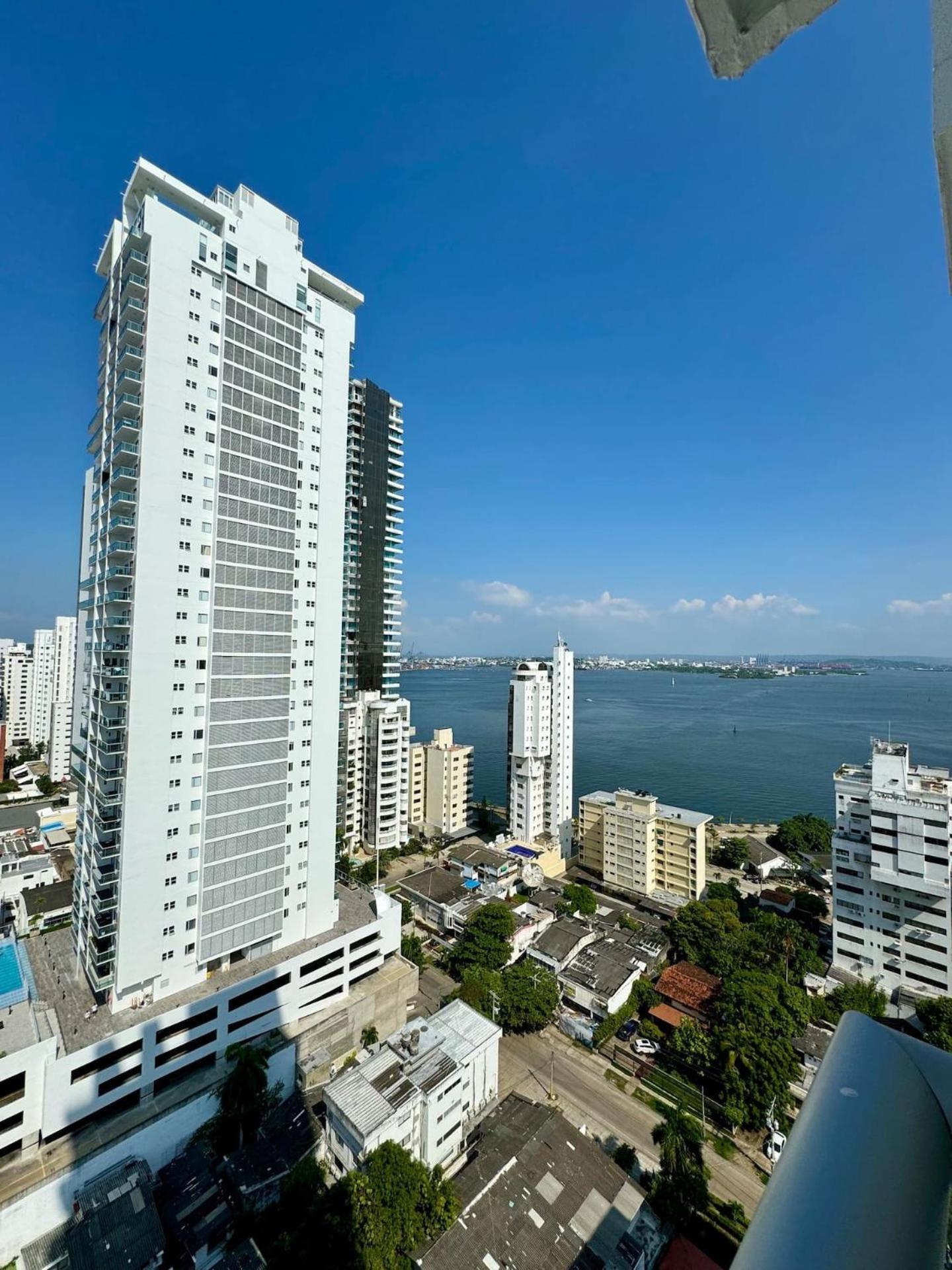 Luxury In Bocagrande -beautiful Views-rooftop Pool Cartagena